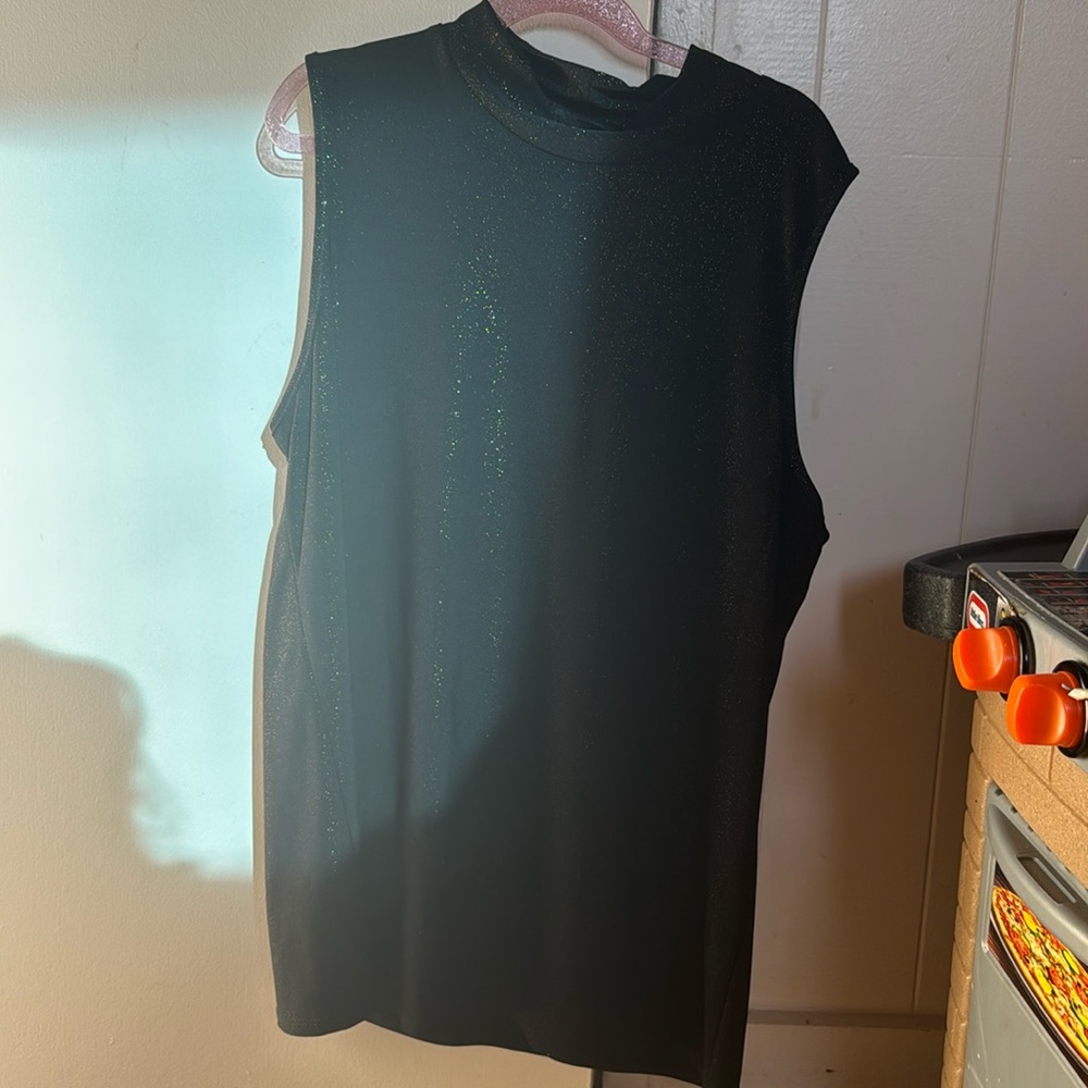 Sparkly top - Picture 2 of 4
